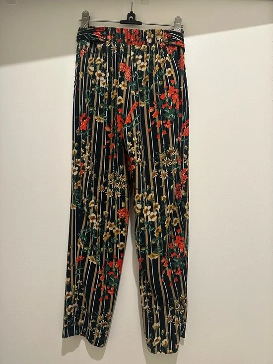 Floral Striped High Waisted Zara pants - Picture 2 of 2
